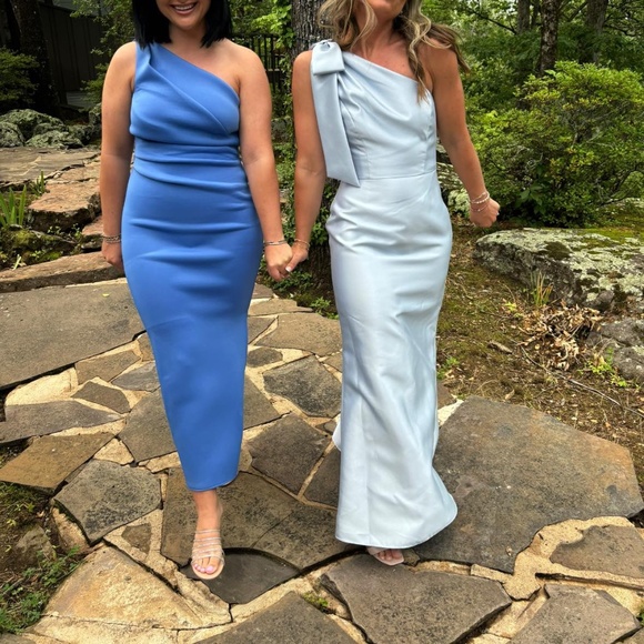 Event Dress - Picture 1 of 7